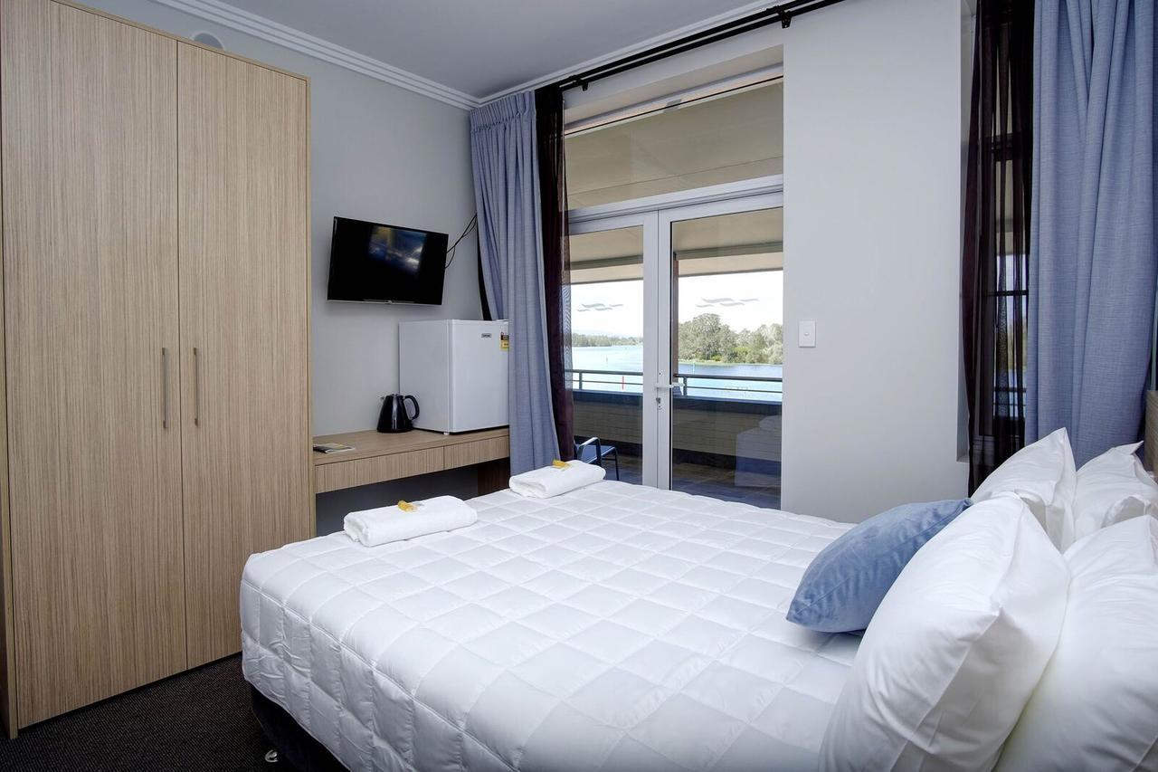 Hotel Lakes And Ocean 3*
